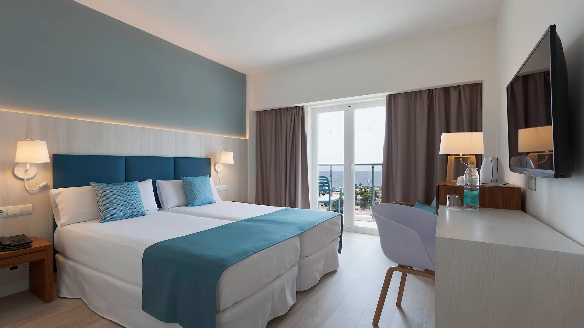 Hotel Alua Illa De Menorca S'Algar 4*,