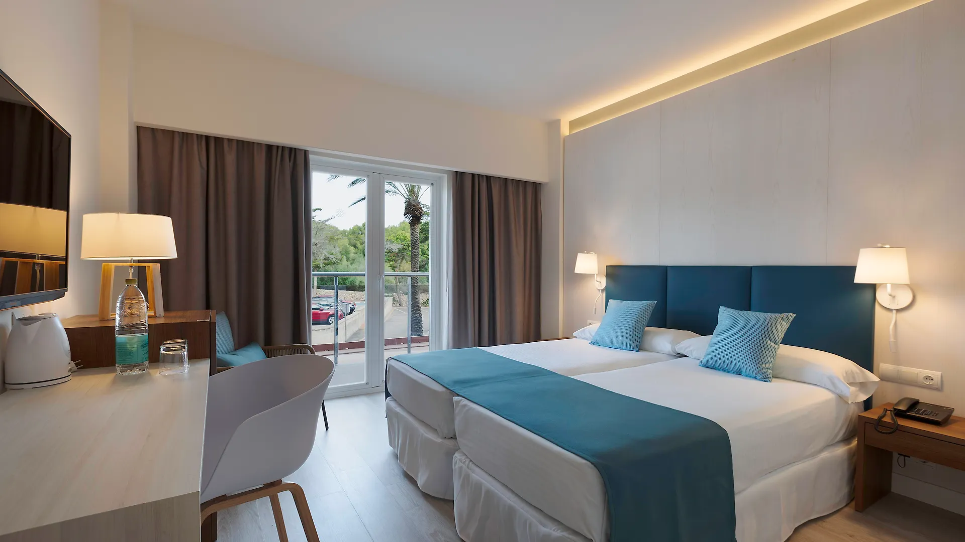 Hotel Alua Illa De Menorca S'Algar 4*,