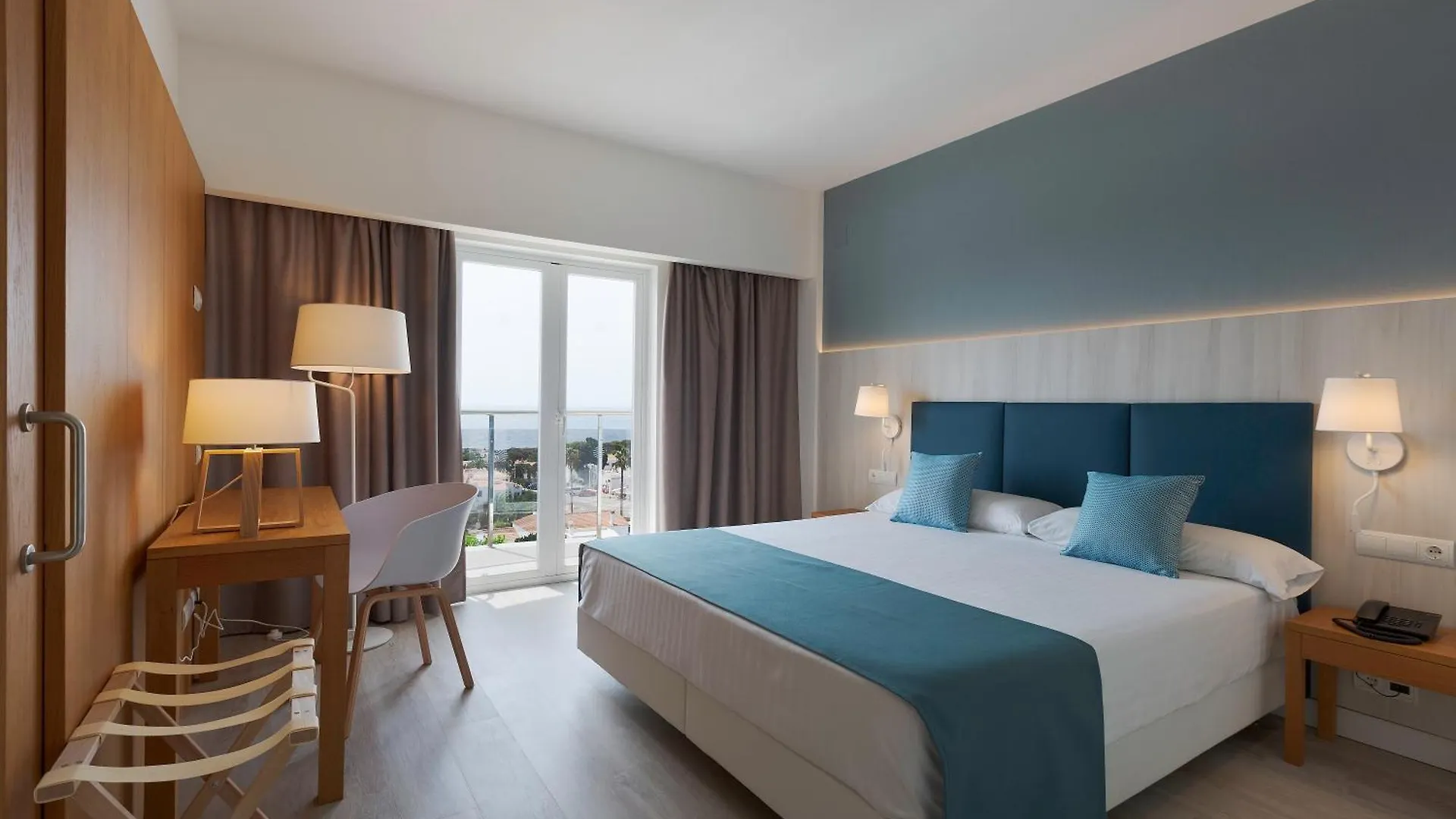 Alua Illa De Menorca Hotel S'Algar